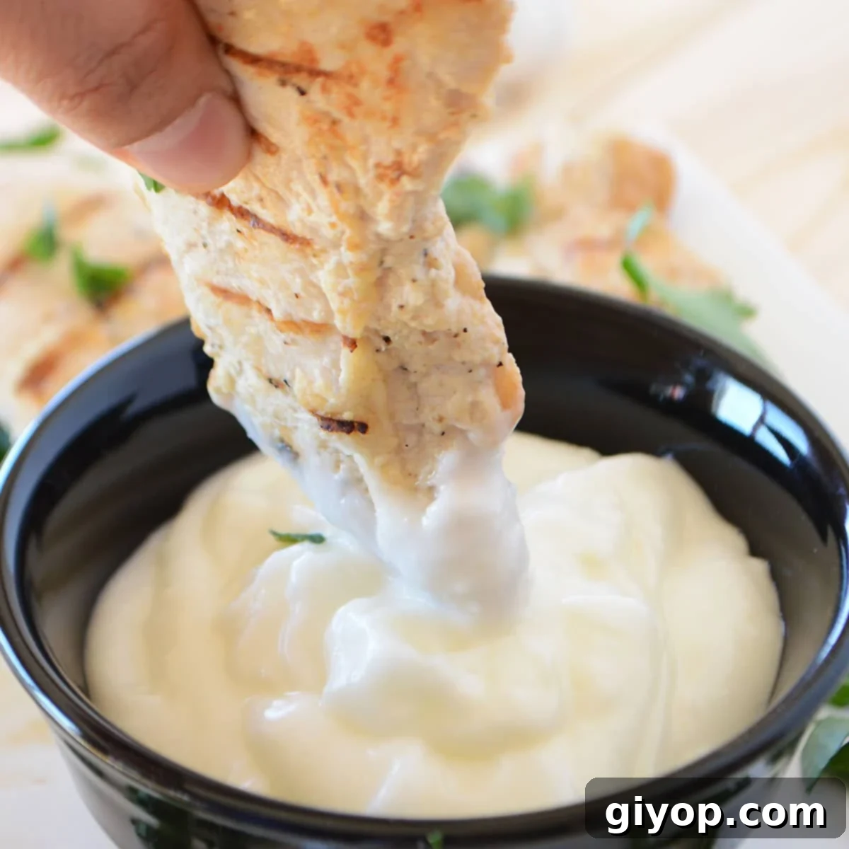 Authentic Lebanese Toum Garlic Sauce Recipe 1 featured 1765