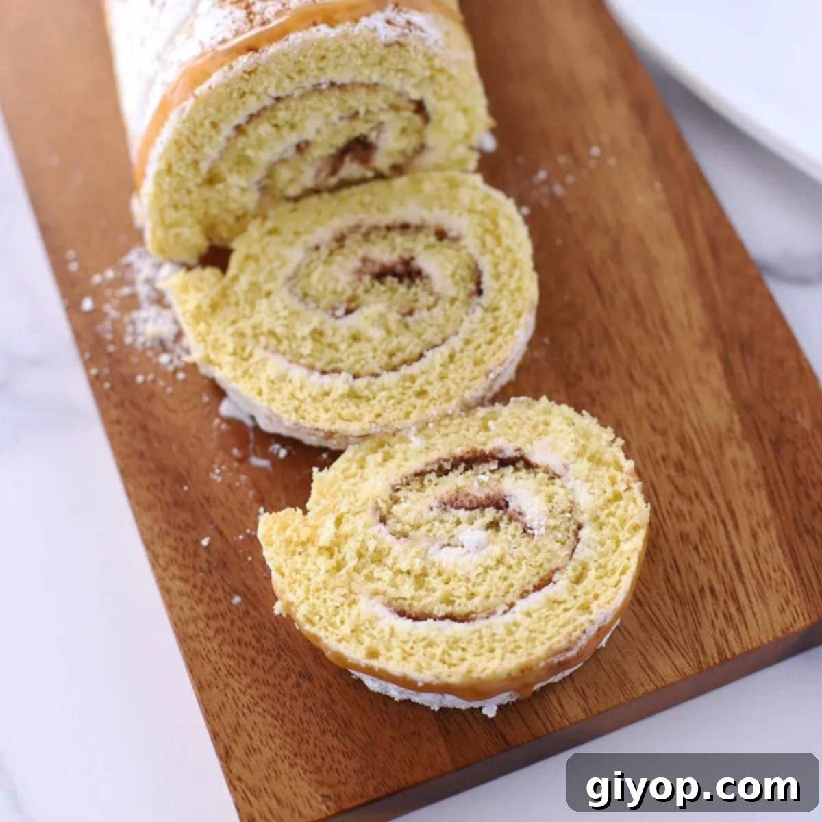 Ultimate Cinnamon Cake Roll Recipe 1 featured 1957
