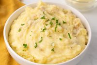 Creamy Instant Pot Garlic Mashed Potatoes