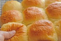 Cloud-Soft Buttery Dinner Rolls