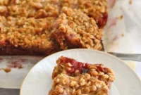 Strawberry Rhubarb Crumble Bliss