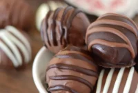 Simple Chocolate Chip Cookie Dough Bites