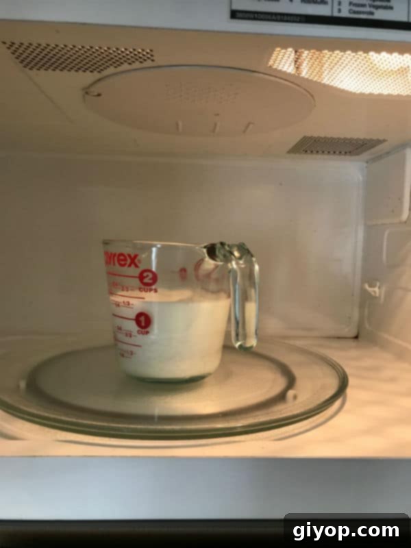 A photo with glass jar in microwave