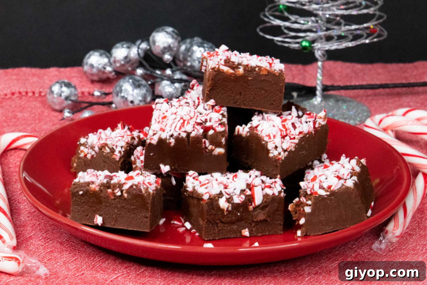 Decadent Easy Peppermint Fudge 1 featured 28378