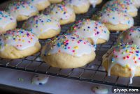 Pillowy Italian Ricotta Cookies