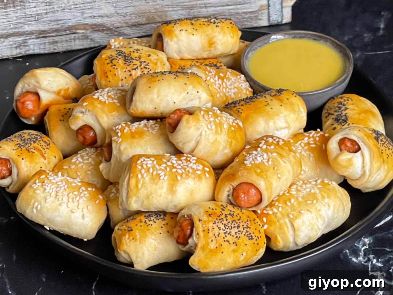 Pigs in Fluffy Biscuits 1 featured 49886